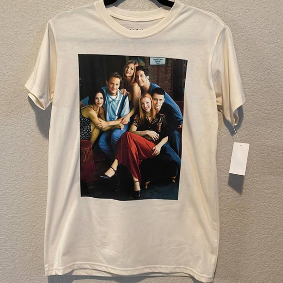 FRIENDS Tops - Friends T-shirt Size Small